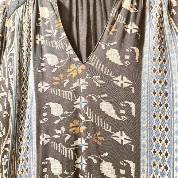 Lucky Brand Long Sleeve Top Size Medium. - Picture 2 of 7